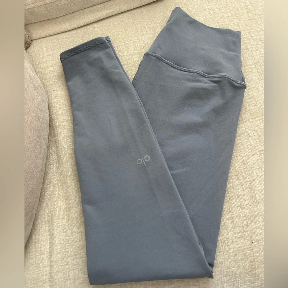 Alo Airbrush 7/8 Leggings in Slate - Picture 1 of 2